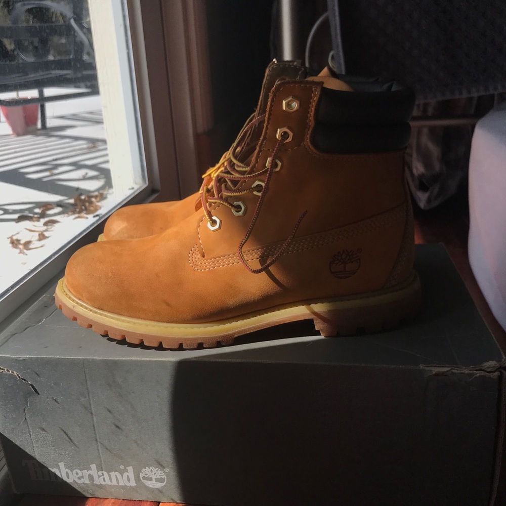 Woman’s waterproof timberlands